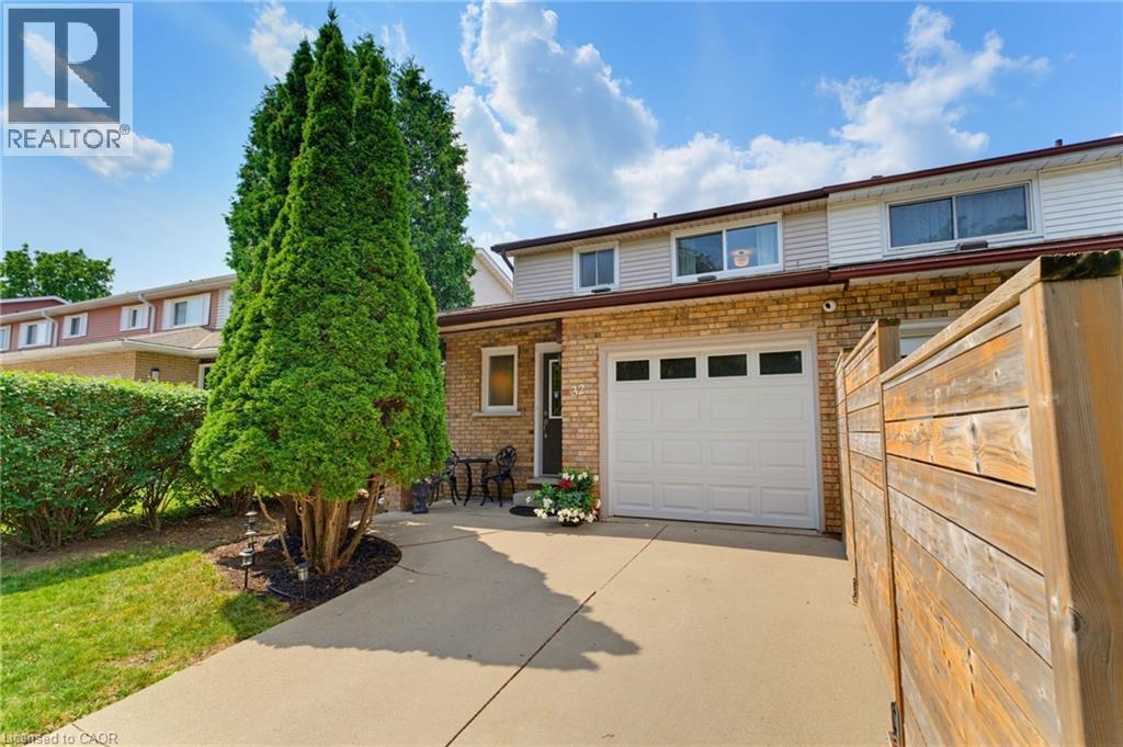 32 SILVERVINE Drive, Stoney Creek, Ontario