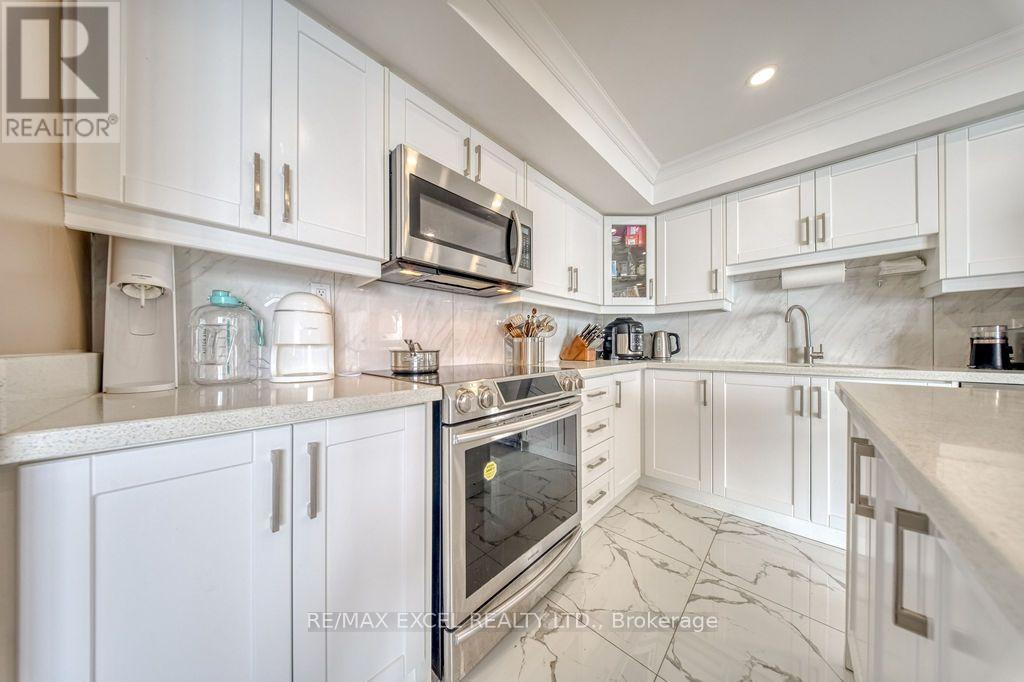 3403 - 65 Harbour Square, Toronto, Ontario  M5J 2L4 - Photo 16 - C13676328