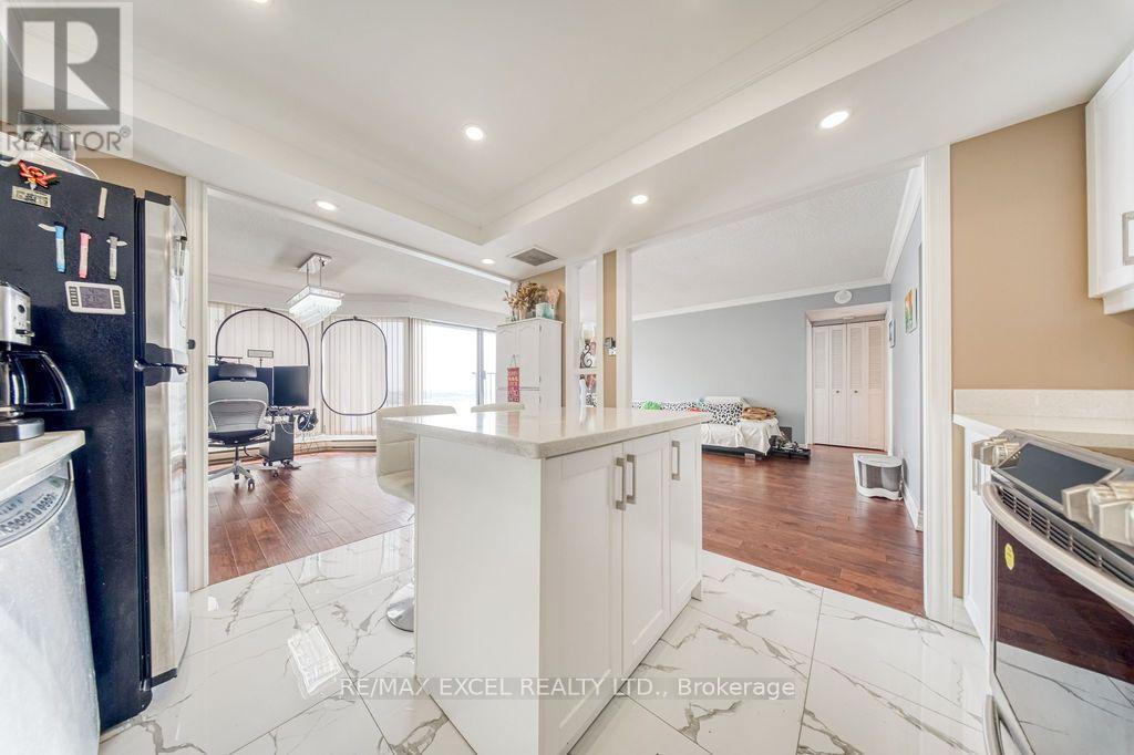 3403 - 65 Harbour Square, Toronto, Ontario  M5J 2L4 - Photo 17 - C13676328