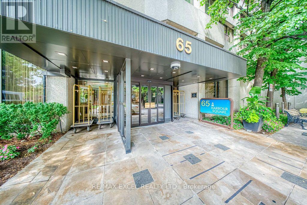 3403 - 65 Harbour Square, Toronto, Ontario  M5J 2L4 - Photo 24 - C13676328