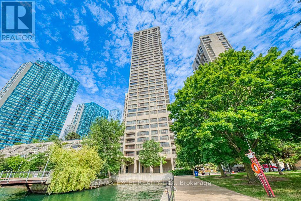 3403 - 65 Harbour Square, Toronto, Ontario  M5J 2L4 - Photo 3 - C13676328