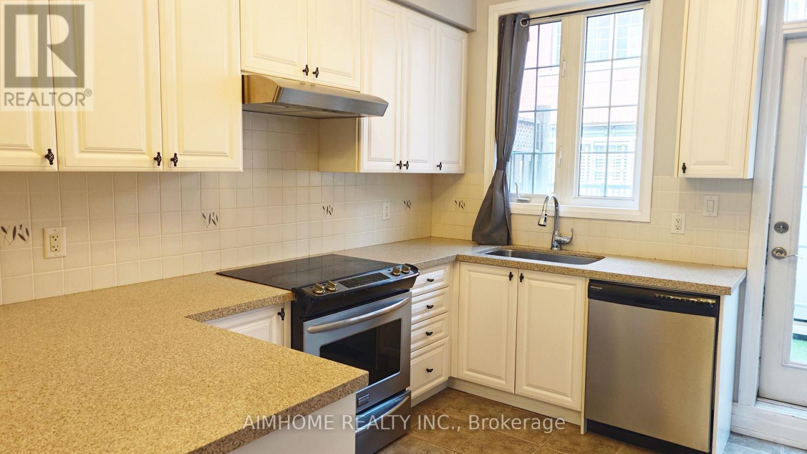 40 Raffeix Lane, Toronto, Ontario  M5A 0G5 - Photo 23 - C13676344