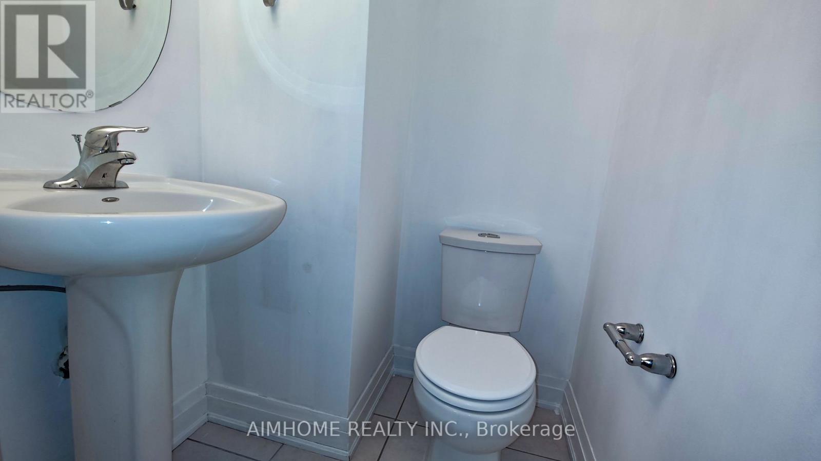 40 Raffeix Lane, Toronto, Ontario  M5A 0G5 - Photo 25 - C13676344