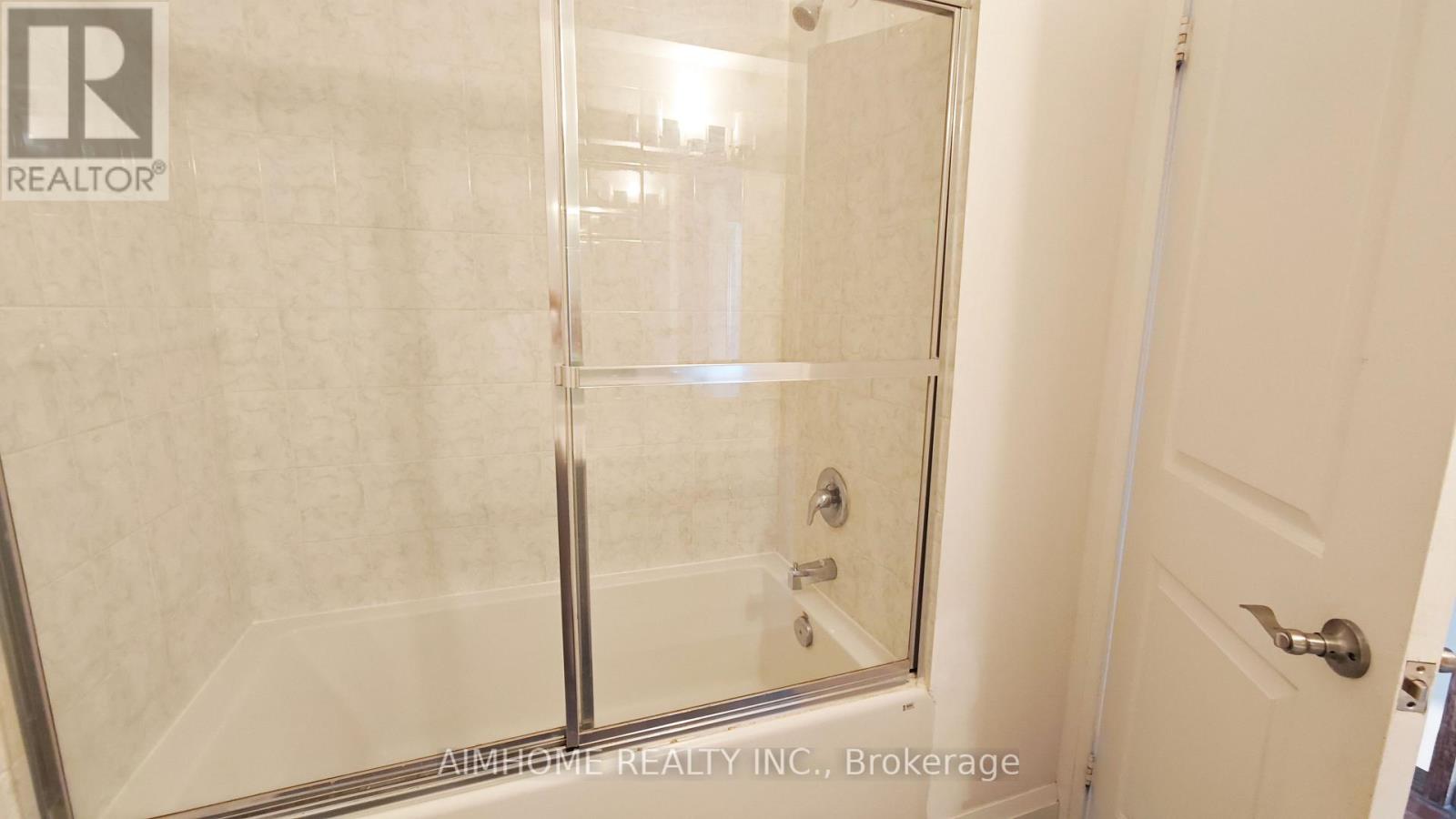 40 Raffeix Lane, Toronto, Ontario  M5A 0G5 - Photo 27 - C13676344