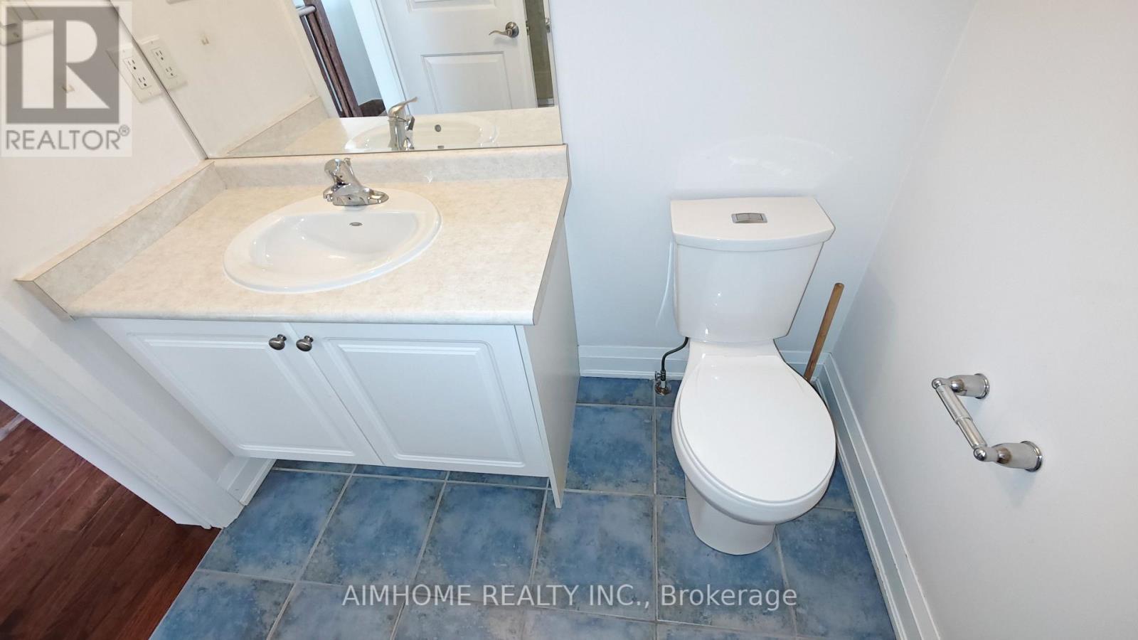 40 Raffeix Lane, Toronto, Ontario  M5A 0G5 - Photo 28 - C13676344
