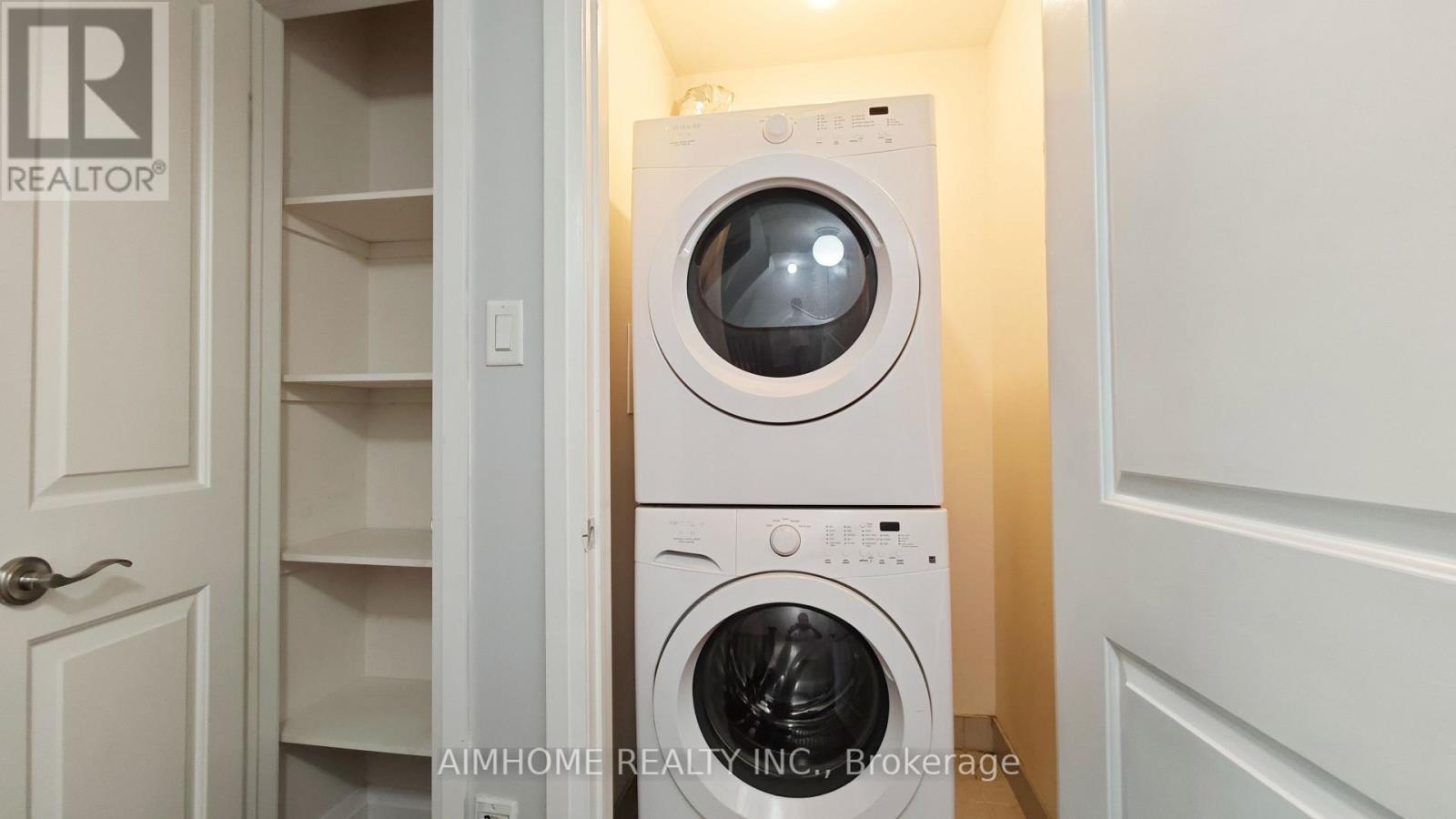 40 Raffeix Lane, Toronto, Ontario  M5A 0G5 - Photo 7 - C13676344
