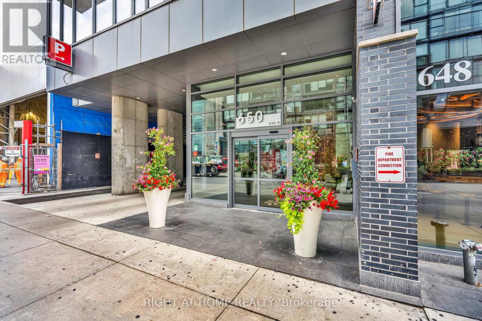 605 - 650 King Street W, Toronto, Ontario  M5V 0H6 - Photo 2 - C13676352