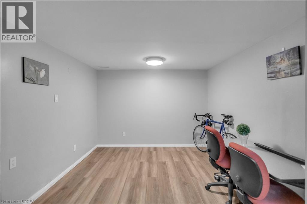 92 Brier Park Road, Brantford, Ontario  N3R 5T4 - Photo 33 - 40854538