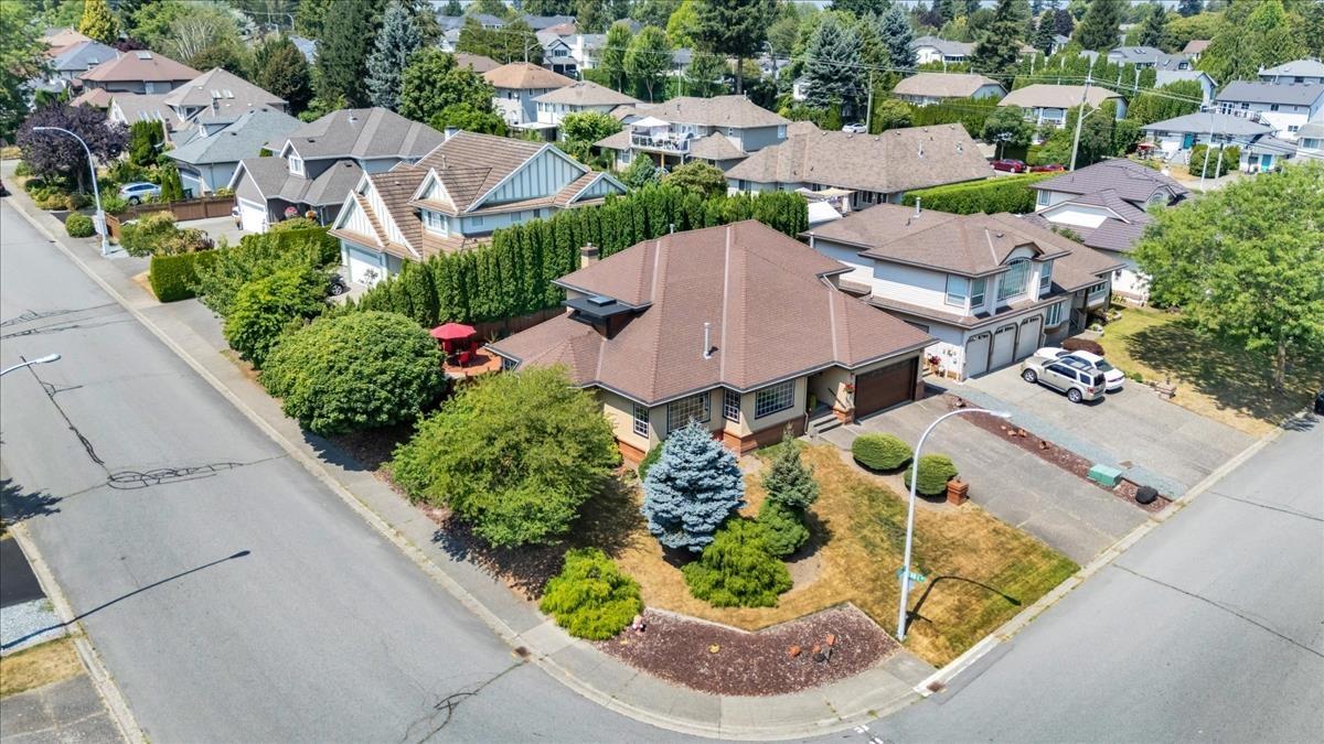 5955 189a Street, Surrey, British Columbia  V3S 7W5 - Photo 4 - R3155815