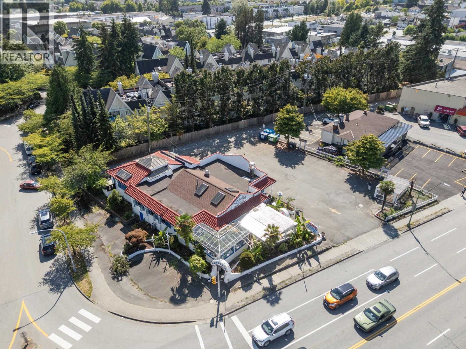 6558 KINGSWAY, Burnaby, British Columbia