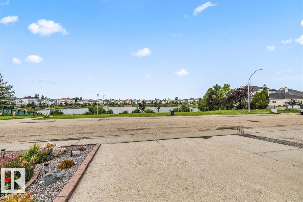 8731 160a Av Nw, Edmonton, Alberta  T5Z 3K4 - Photo 3 - E4503839