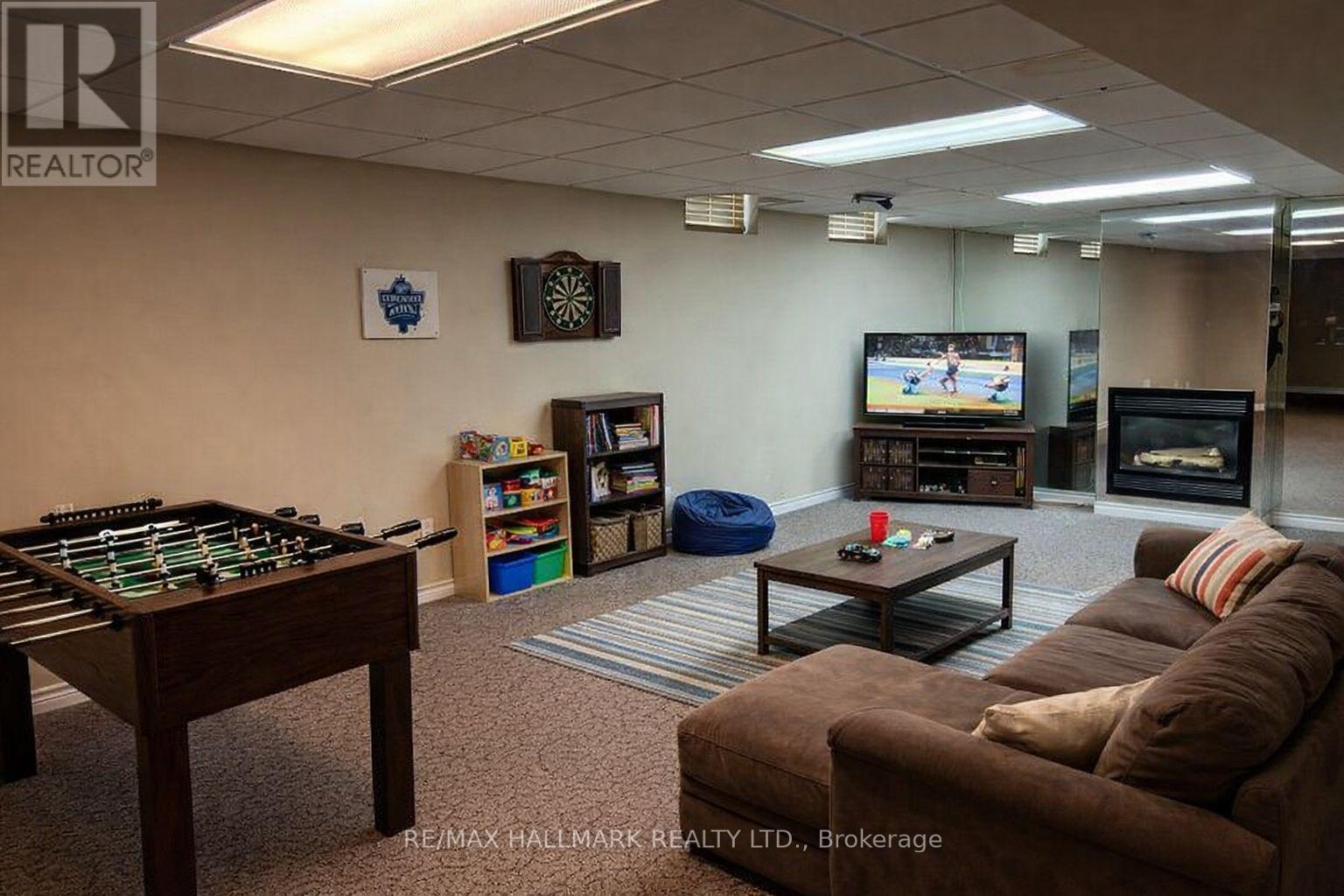 15 Magenta Street, Richmond Hill, Ontario  L4B 4H2 - Photo 8 - N13676358