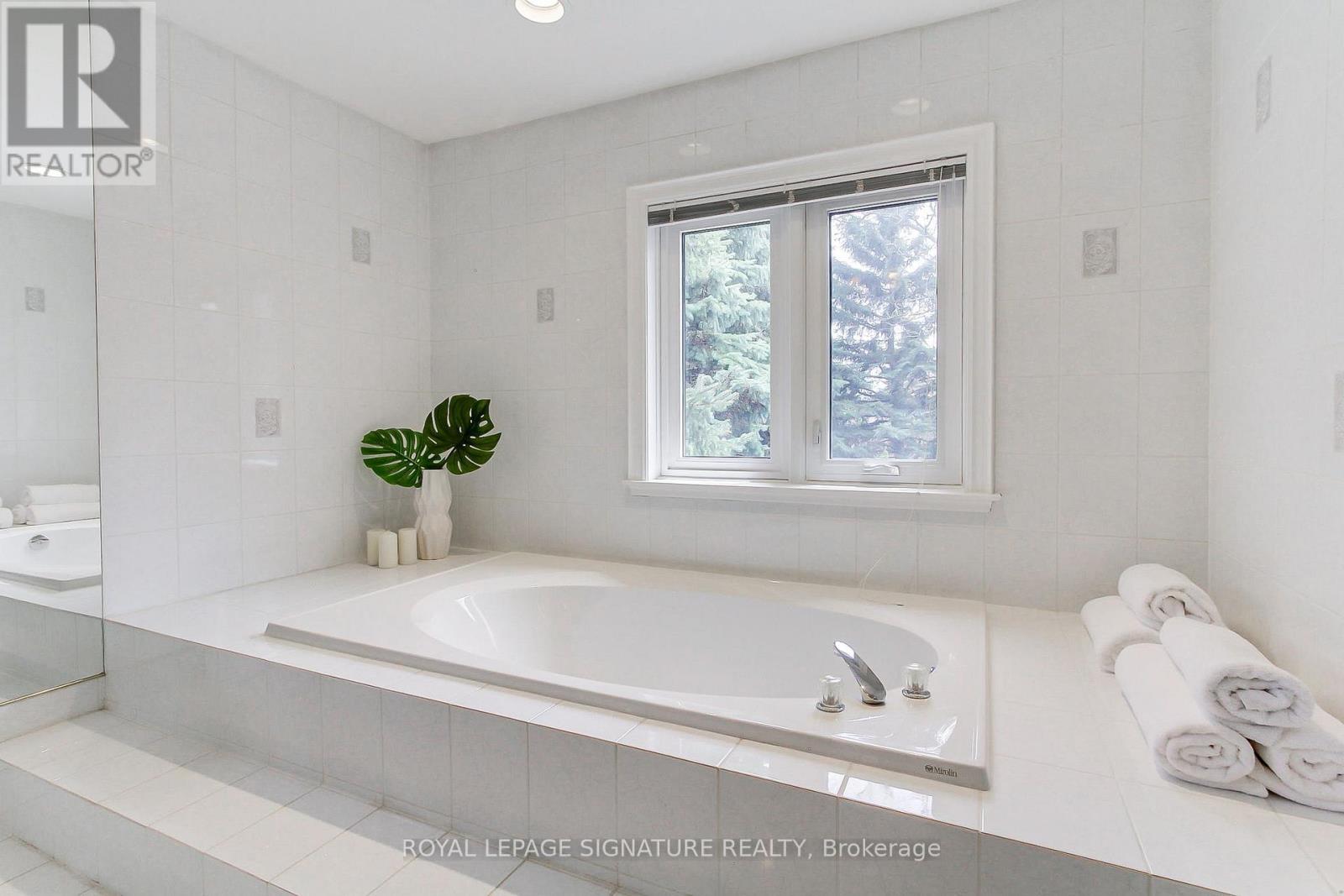 70 Graydon Crescent, Richmond Hill, Ontario  L4B 3W7 - Photo 34 - N13676370