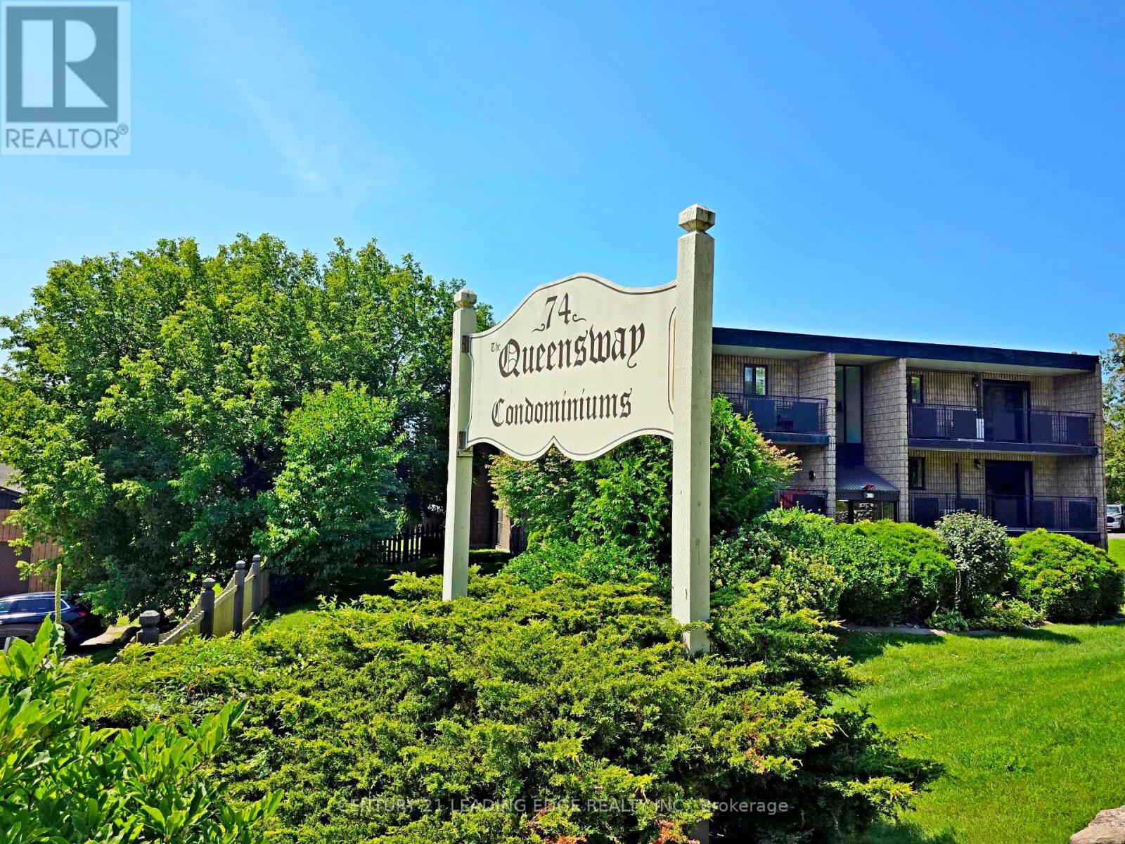 206 - 74 THE QUEENSWAY S, Georgina, Ontario