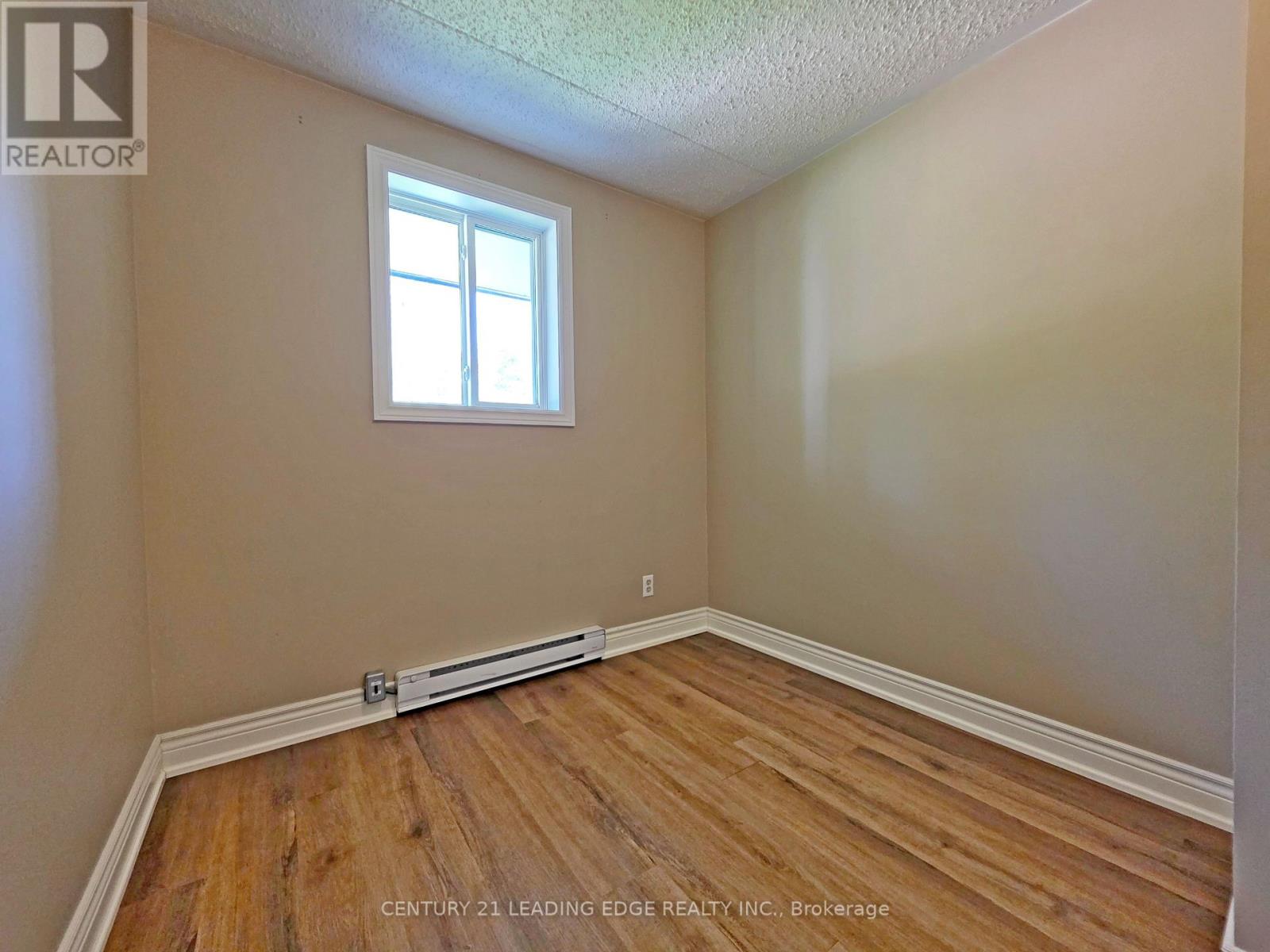 206 - 74 The Queensway S, Georgina, Ontario  L4P 1Z3 - Photo 18 - N13676374
