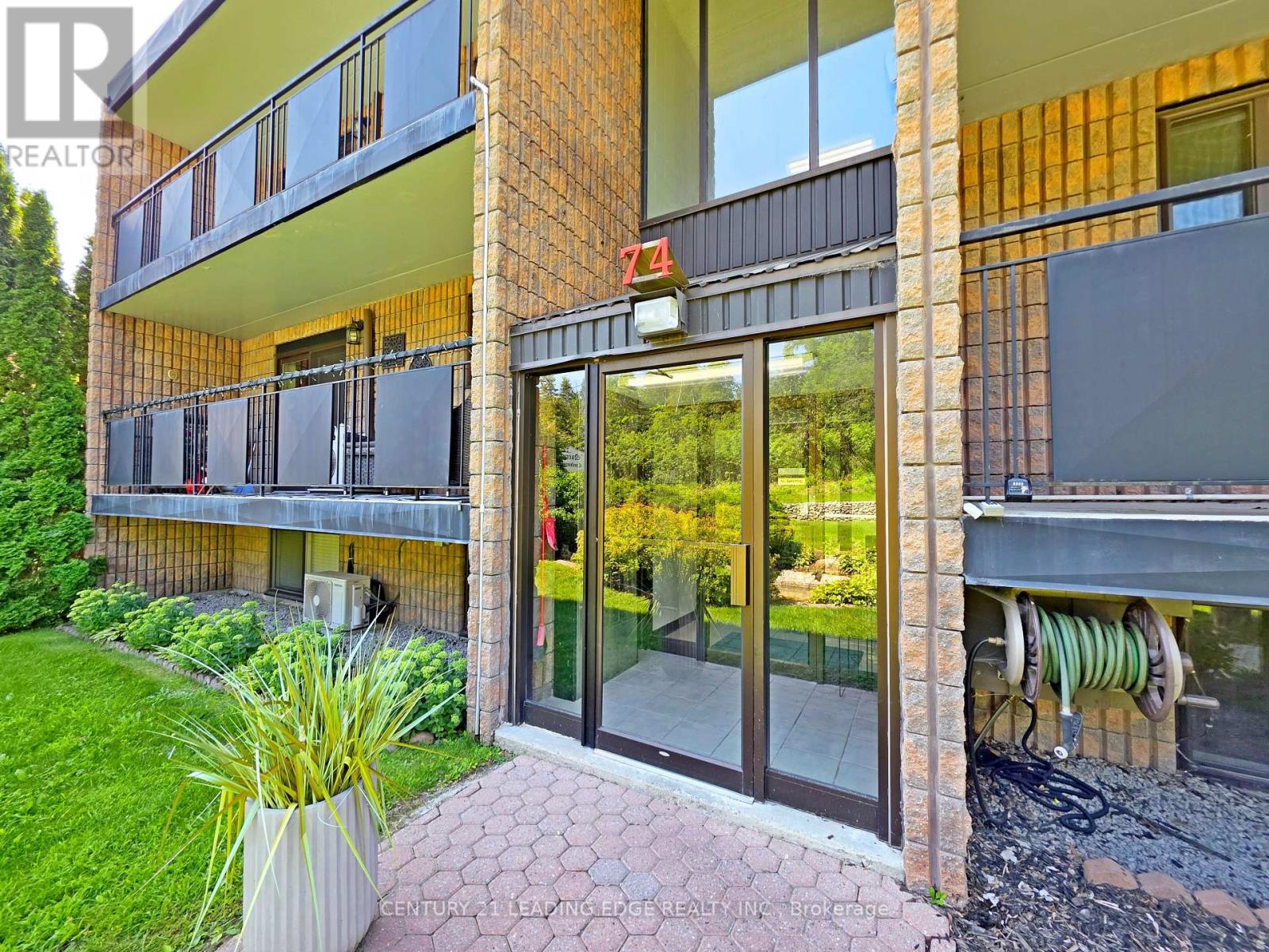 206 - 74 The Queensway S, Georgina, Ontario  L4P 1Z3 - Photo 5 - N13676374