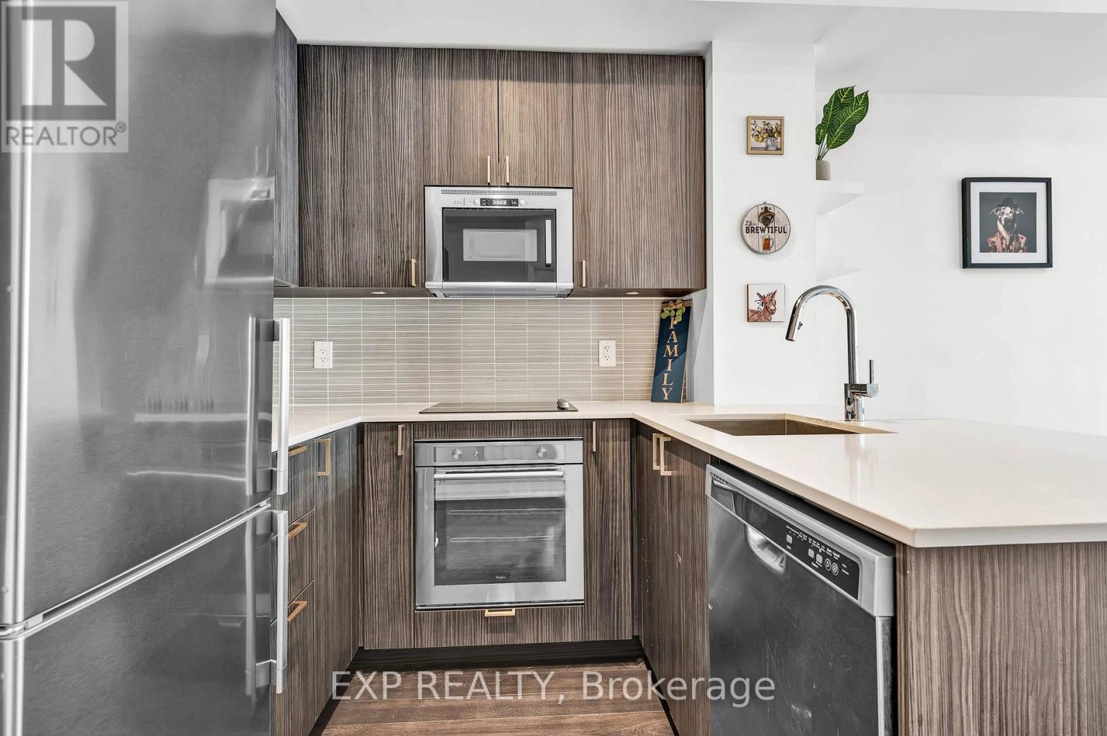 727 - 99 Eagle Rock Way N, Vaughan, Ontario  L6A 5A7 - Photo 7 - N13676408