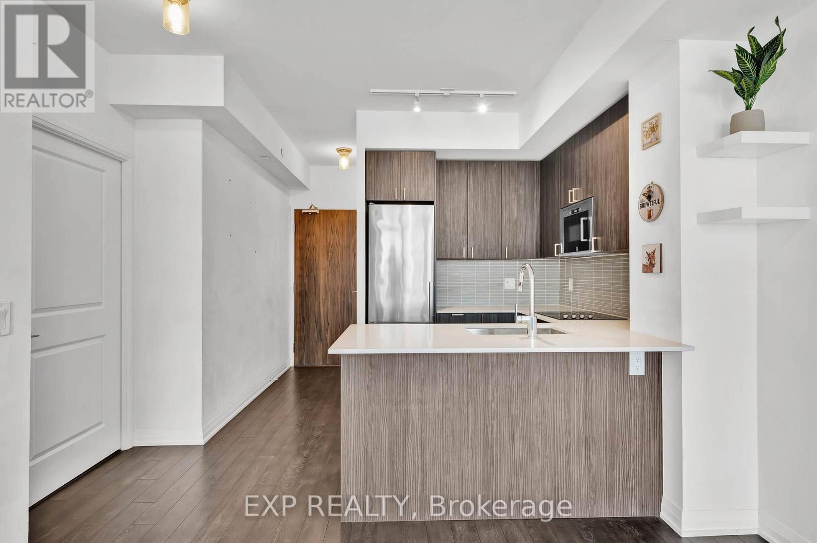 727 - 99 Eagle Rock Way N, Vaughan, Ontario  L6A 5A7 - Photo 8 - N13676408