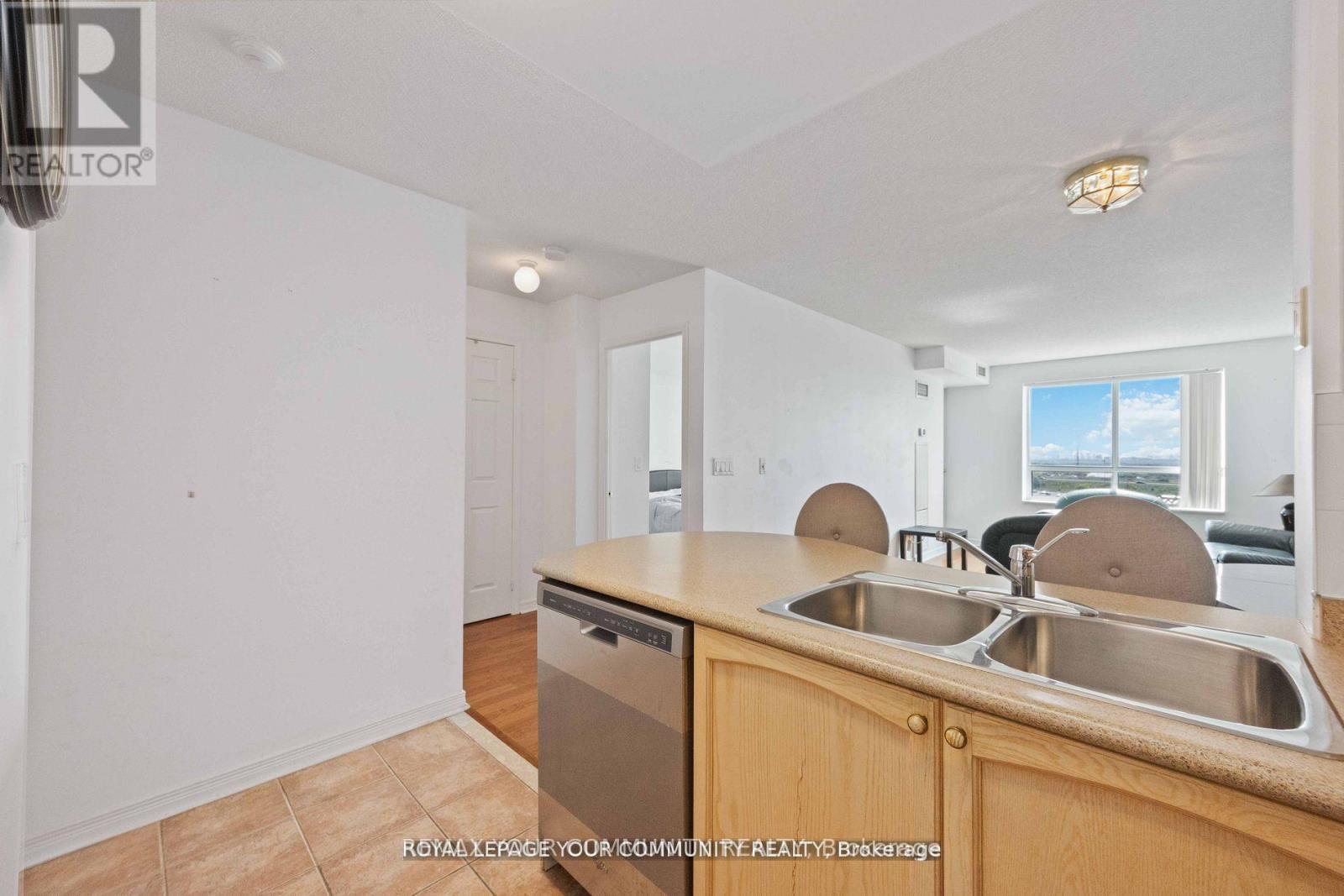 909 - 23 Oneida Crescent, Richmond Hill (Langstaff), Ontario  L4B 0A2 - Photo 13 - N13676458