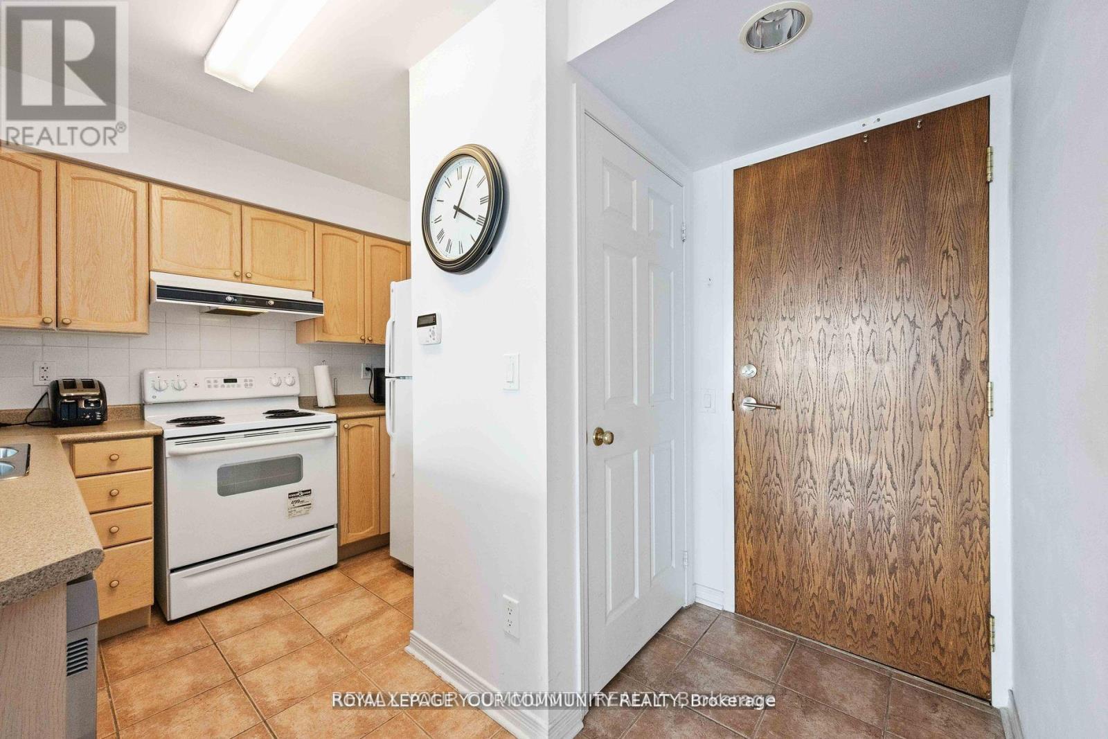 909 - 23 Oneida Crescent, Richmond Hill (Langstaff), Ontario  L4B 0A2 - Photo 4 - N13676458