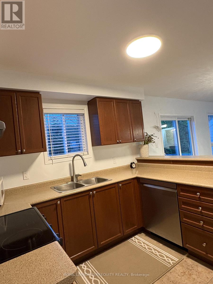 55 Regina Boulevard, Wasaga Beach, Ontario  L9Z 1M8 - Photo 5 - S13676312