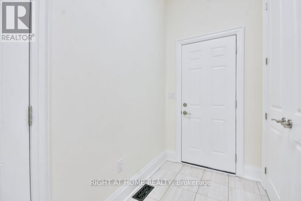 8 Forest Heights Court, Oro-Medonte, Ontario  L0L 2E0 - Photo 22 - S13676440
