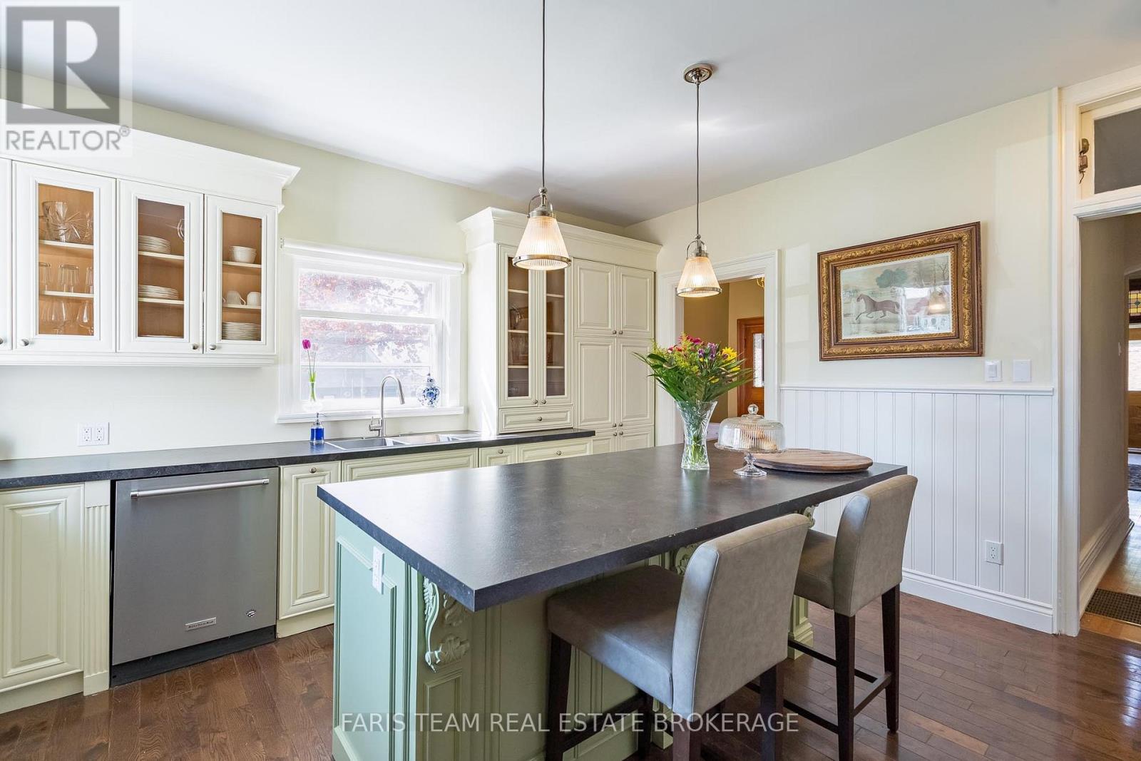 23 Yonge Street S, Springwater, Ontario  L0L 1P0 - Photo 7 - S13676444