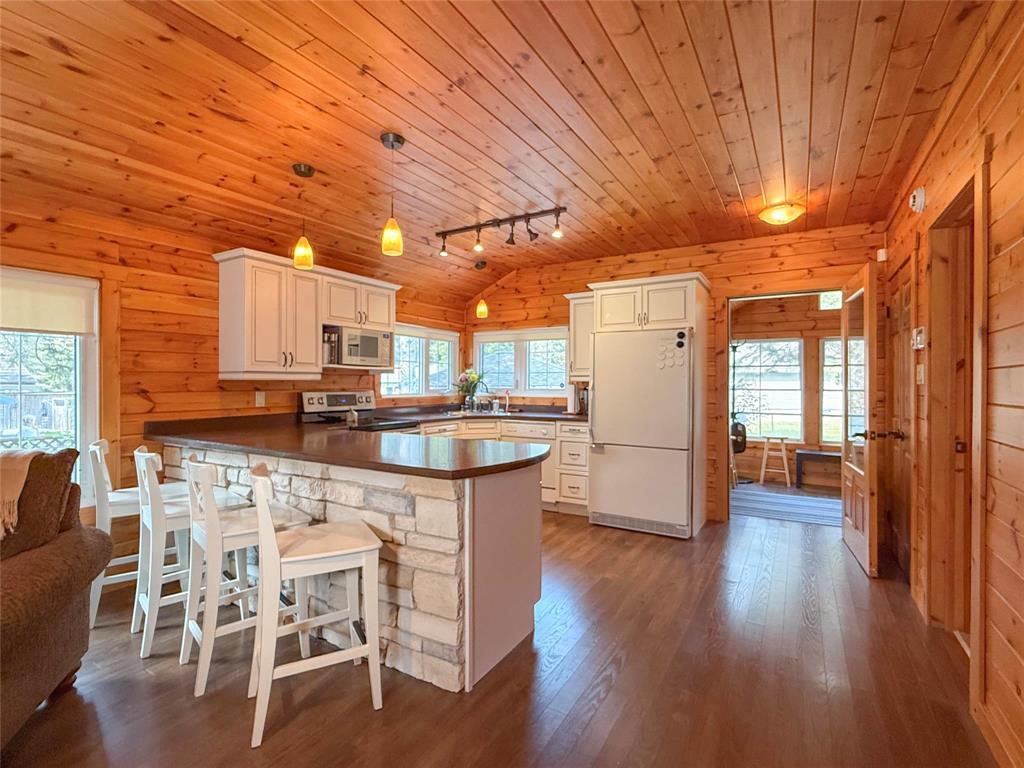 154 Crocus Street, Clear Lake, Manitoba  R0J 1N0 - Photo 6 - 202620369