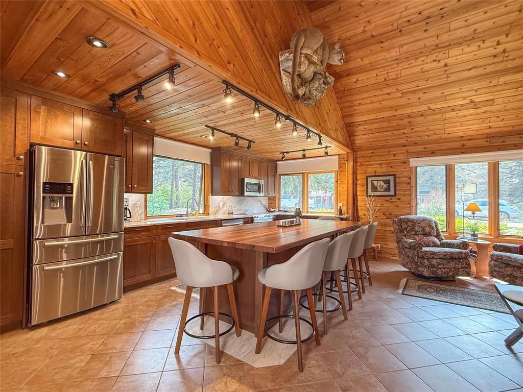 156 Crocus Street, Clear Lake, Manitoba  R0J 1N0 - Photo 4 - 202620373