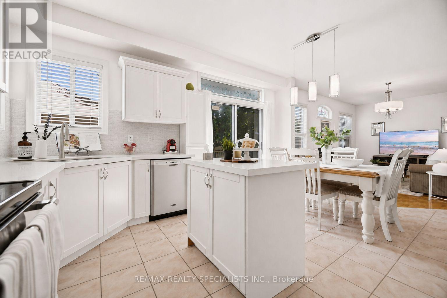 3512 Positano Place, Mississauga, Ontario  L5M 6Y9 - Photo 4 - W13607742