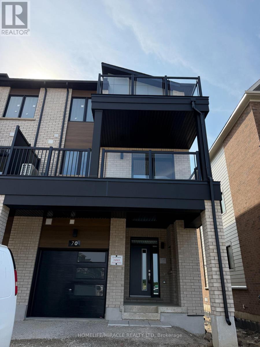 70 THORNBIRD CRESCENT