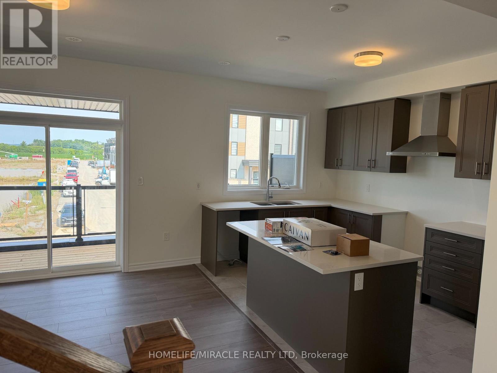 70 Thornbird Crescent, Brampton, Ontario  K0A 0B9 - Photo 4 - W13676302