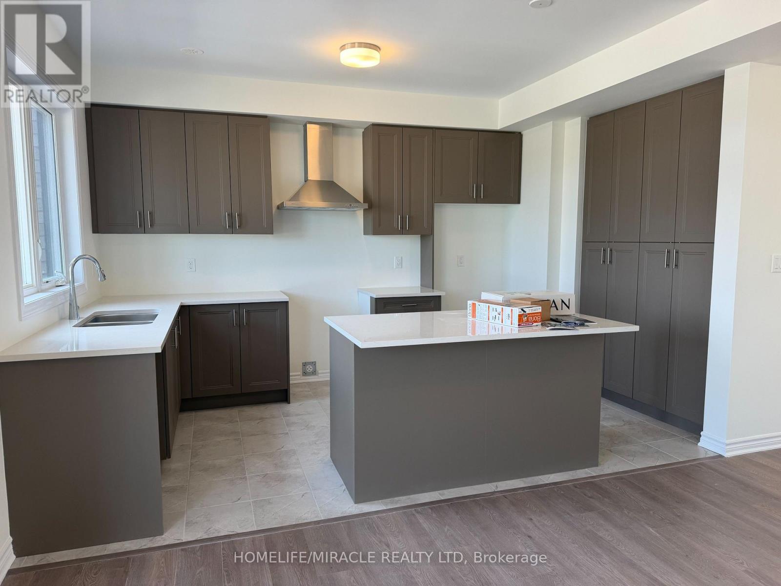 70 Thornbird Crescent, Brampton, Ontario  K0A 0B9 - Photo 5 - W13676302