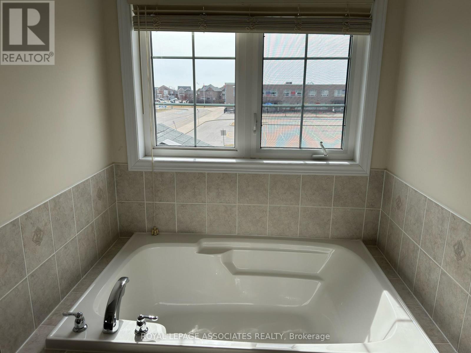 Upper Lv - 75 Meltwater Crescent, Brampton, Ontario  L6P 3W6 - Photo 11 - W13676350