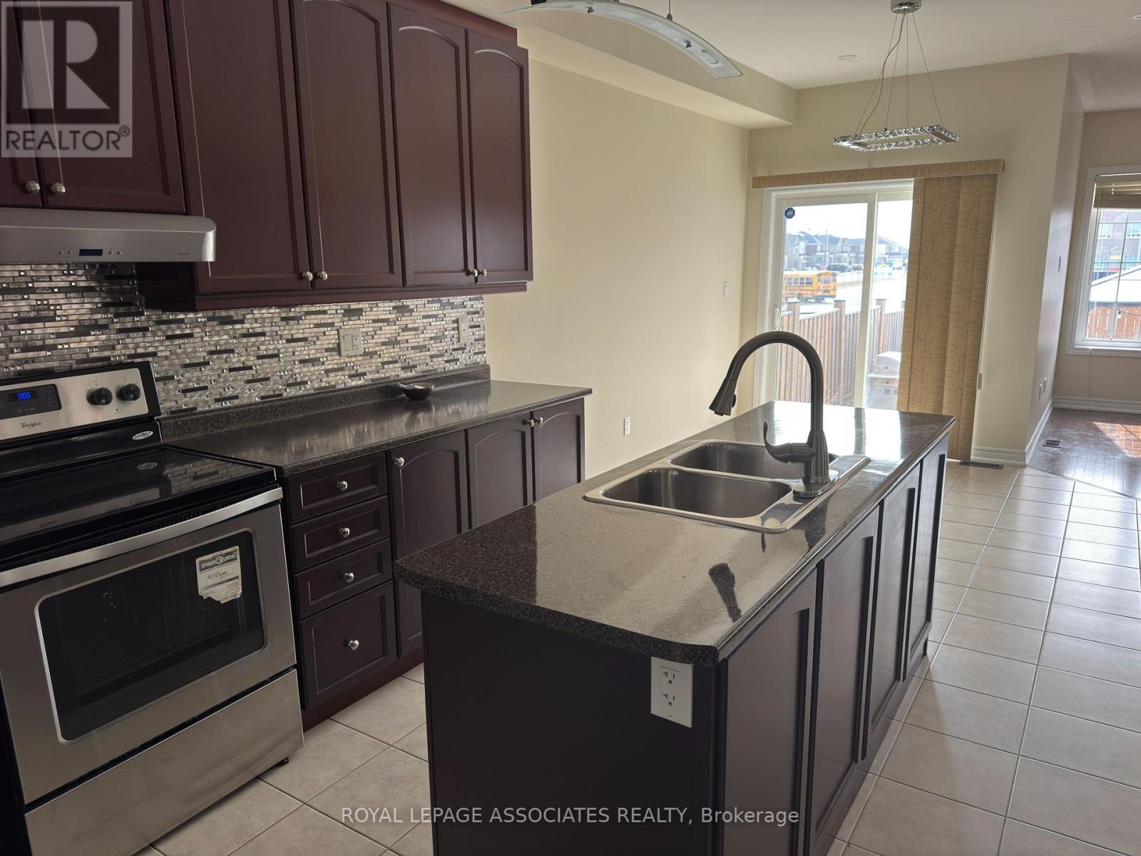 Upper Lv - 75 Meltwater Crescent, Brampton, Ontario  L6P 3W6 - Photo 2 - W13676350