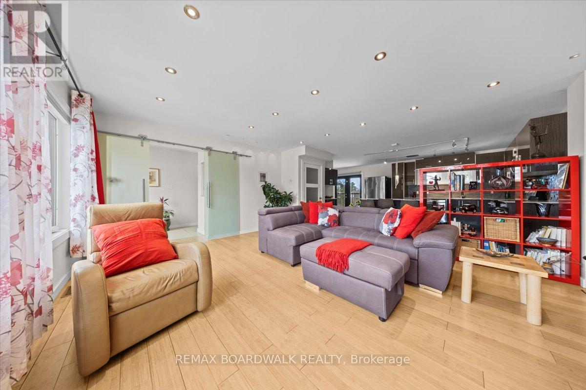 154 Duford Street, Ottawa, Ontario  K1L 6Z7 - Photo 4 - X13673724