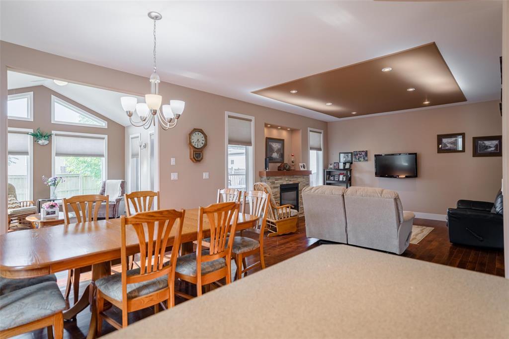 24 Carillon Way, Steinbach, Manitoba R5G 0W9 - Photo 11 - 202620335