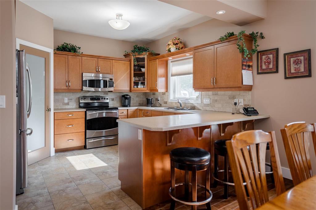 24 Carillon Way, Steinbach, Manitoba R5G 0W9 - Photo 6 - 202620335
