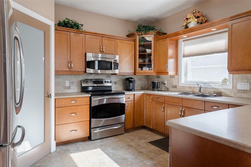 24 Carillon Way, Steinbach, Manitoba R5G 0W9 - Photo 8 - 202620335