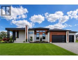 2 HUDSON Drive, Brantford, Ontario