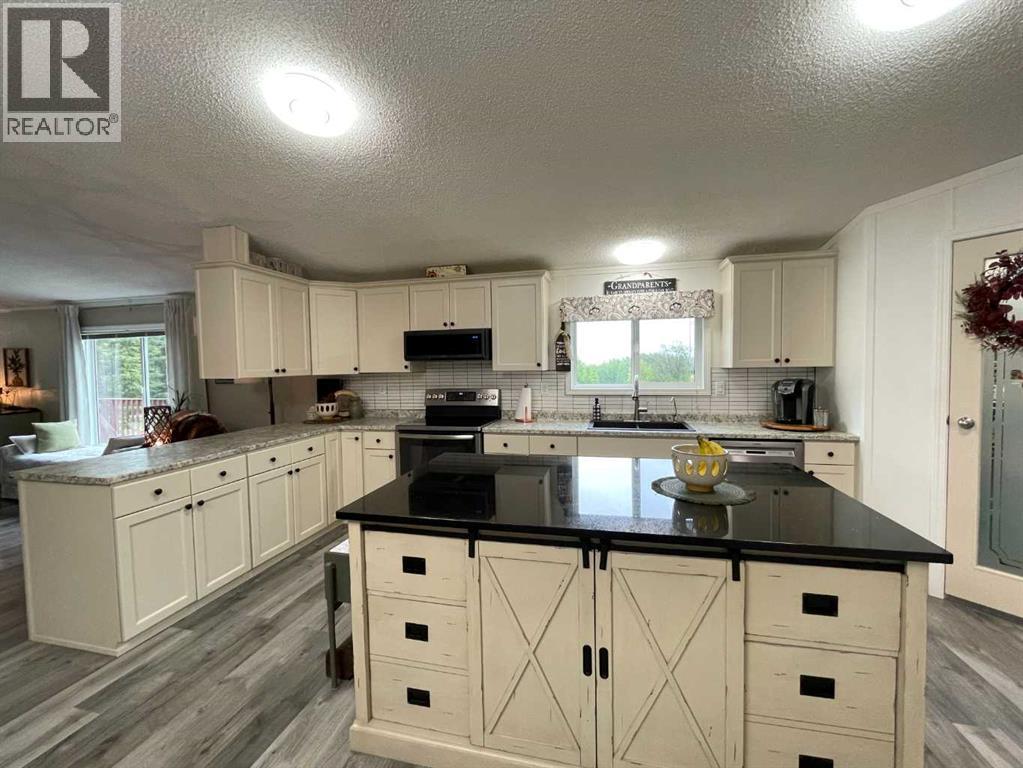 25128 Hwy 43, Valleyview, Alberta  T0H 3N0 - Photo 9 - A2318637