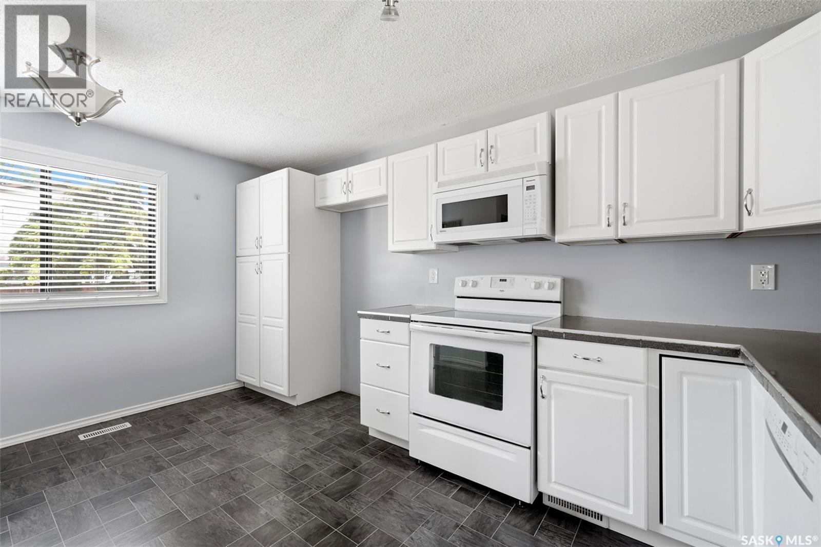 2518 7th Avenue E, Regina, Saskatchewan  S4N 5T4 - Photo 33 - SK045611