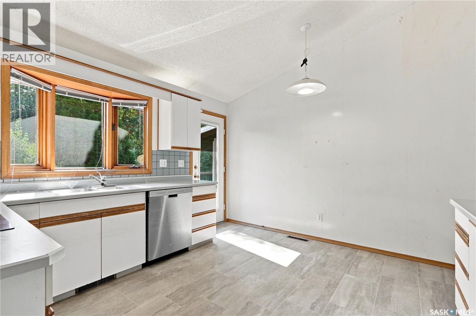 92 Wentworth Crescent, Saskatoon, Saskatchewan  S7L 4A9 - Photo 13 - SK045476
