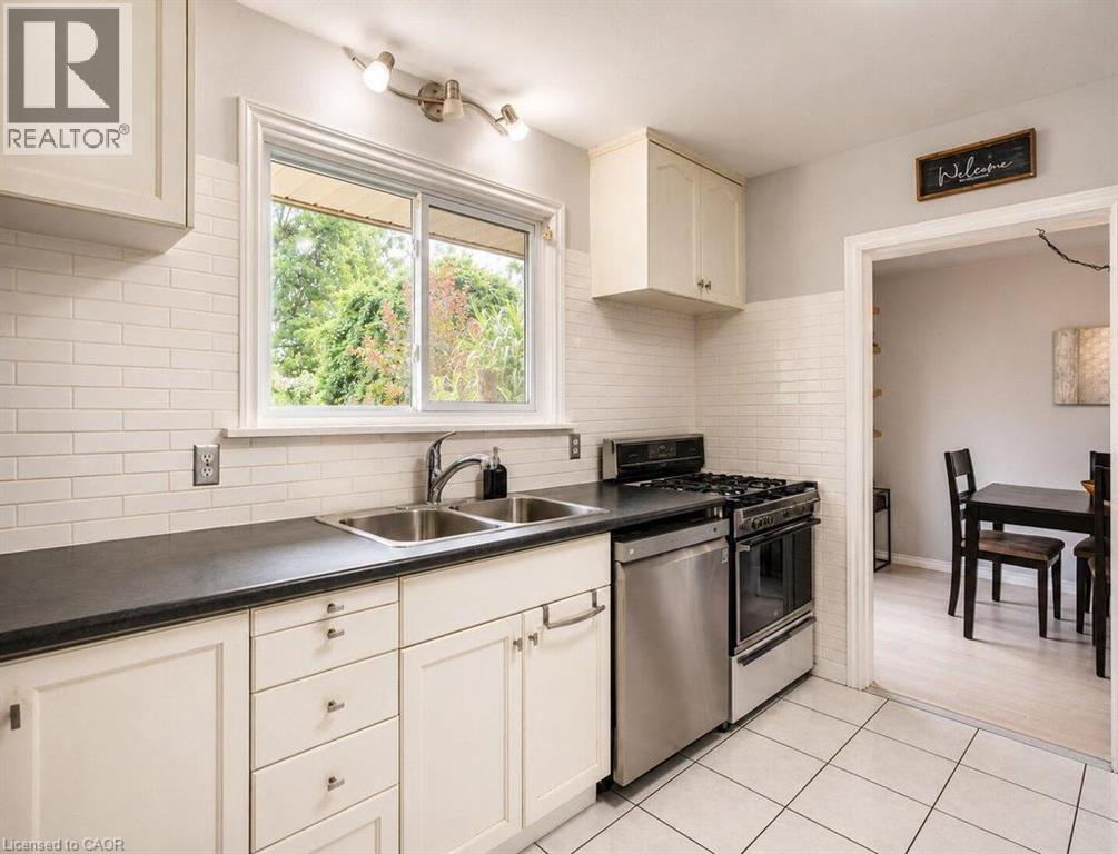 120 Stone Church Road W, Hamilton, Ontario  L9B 1A3 - Photo 11 - 40855543