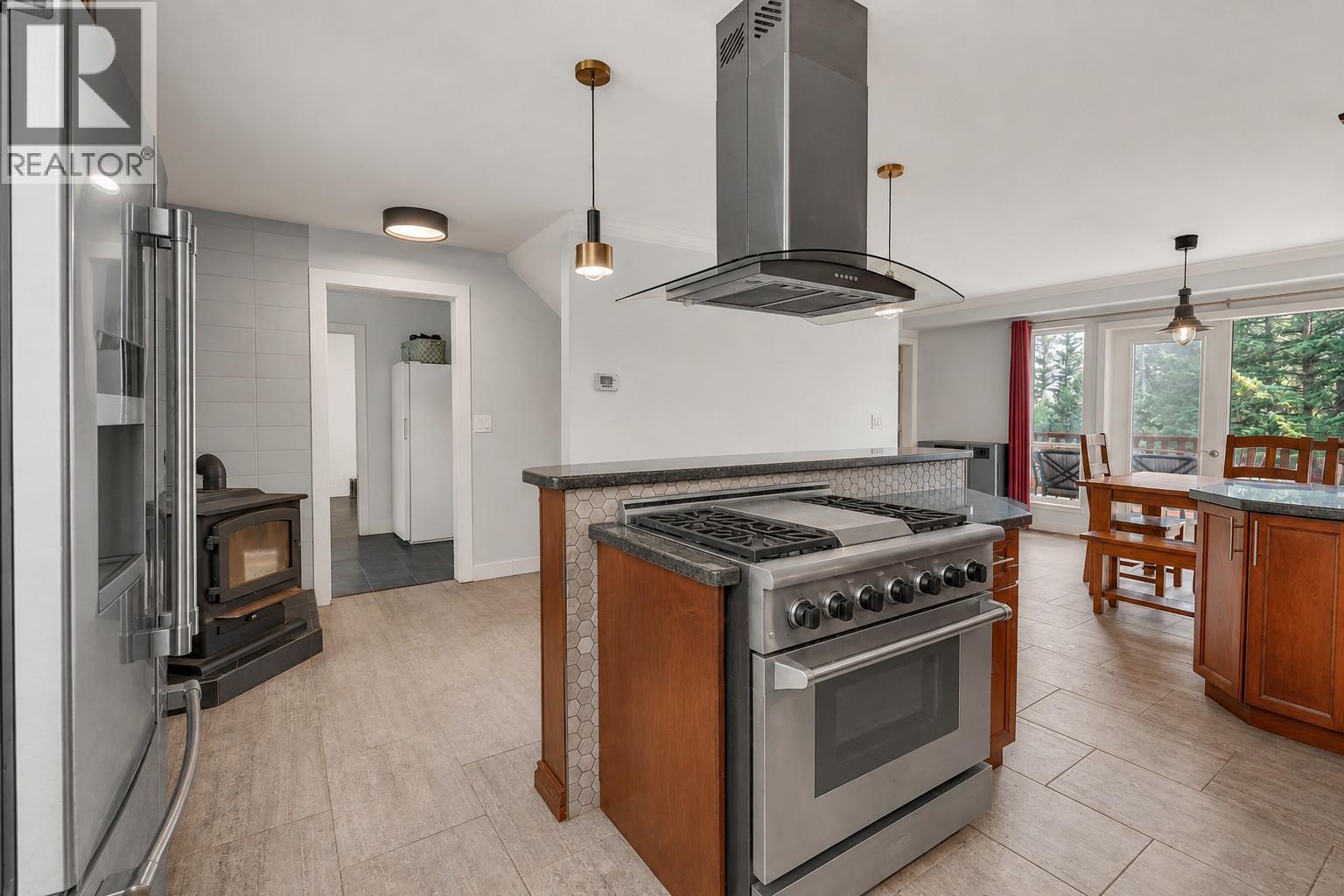 842 Grand Oro Road, Kaleden, British Columbia  V0H 1K0 - Photo 9 - 10394550