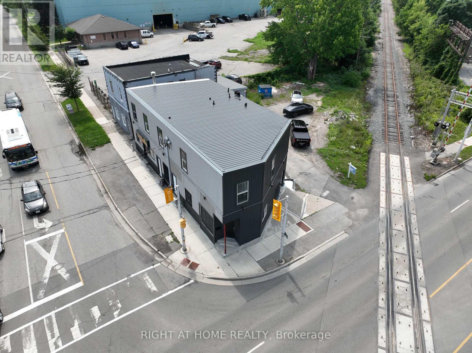 697 HALE STREET, London East, Ontario