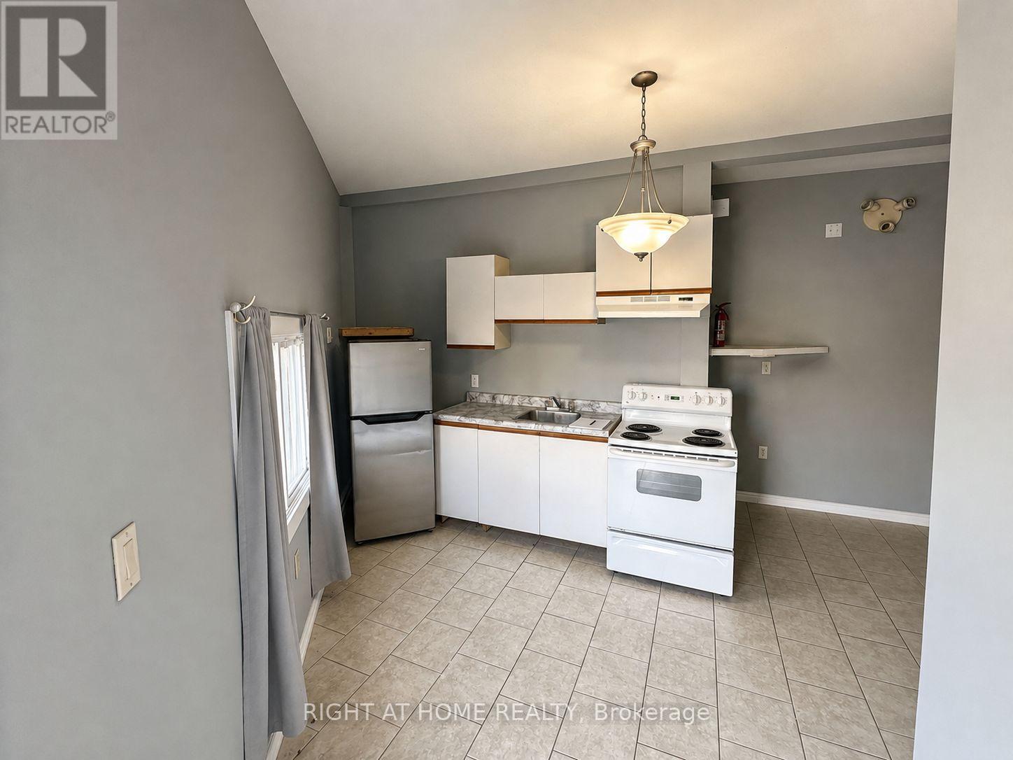 697 Hale Street, London East, Ontario N5W 1J1 - Photo 11 - X13676564