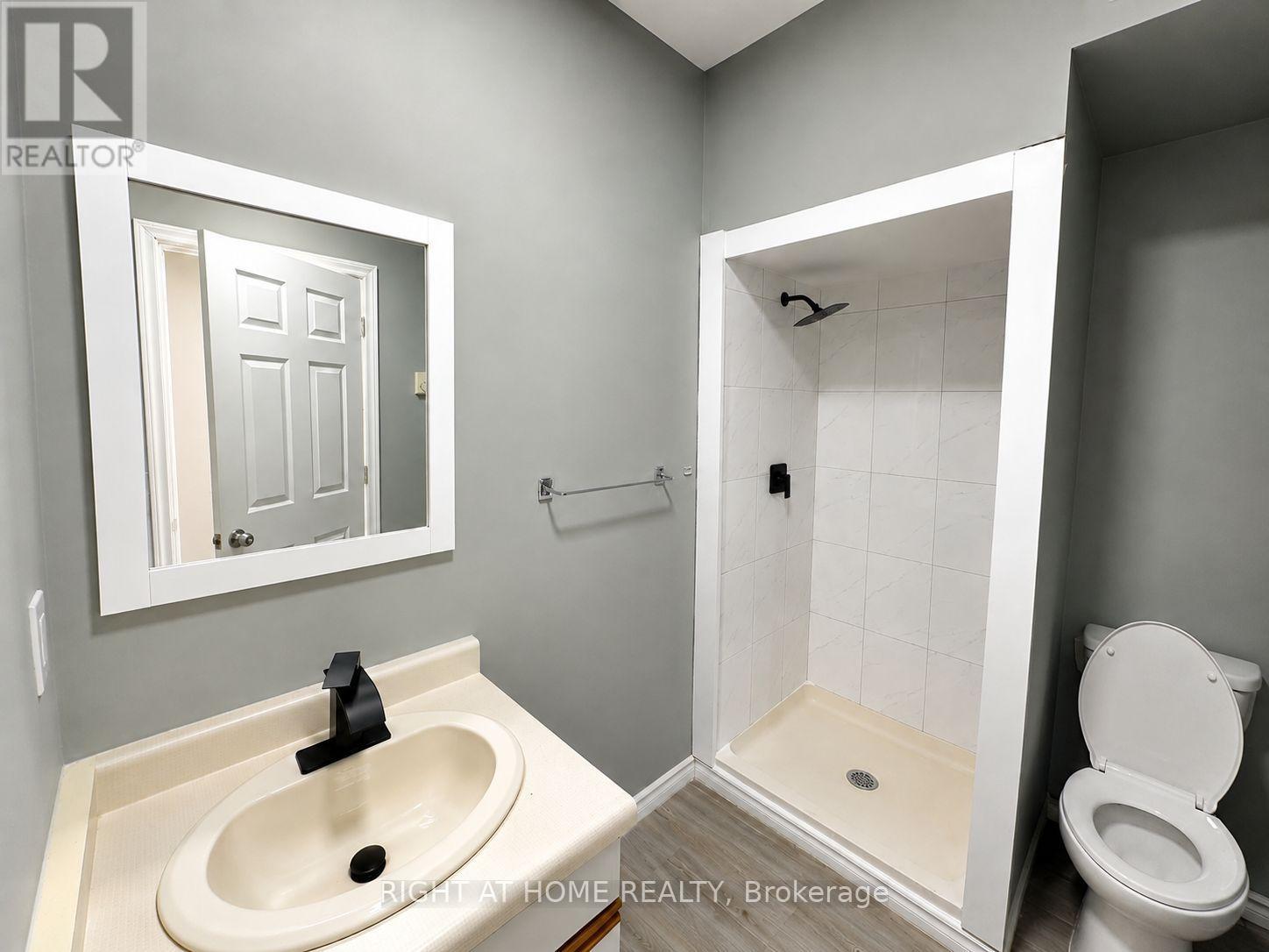 697 Hale Street, London East, Ontario N5W 1J1 - Photo 33 - X13676564
