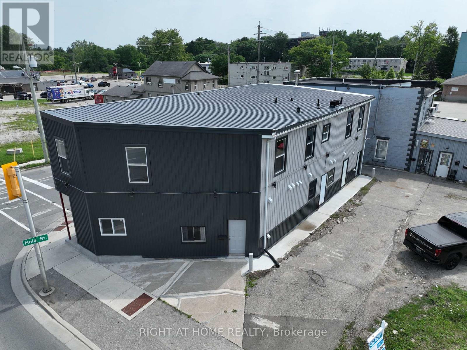 697 Hale Street, London East, Ontario N5W 1J1 - Photo 5 - X13676564