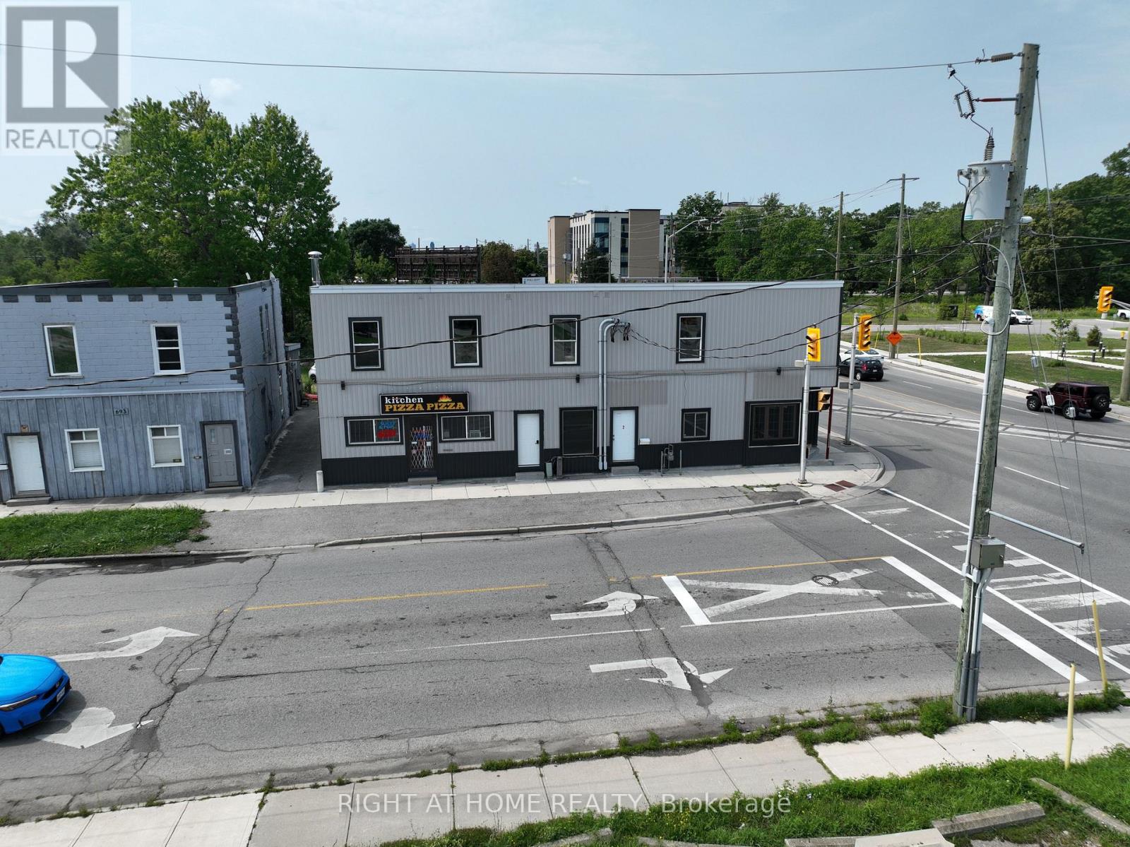 697 Hale Street, London East, Ontario N5W 1J1 - Photo 6 - X13676564
